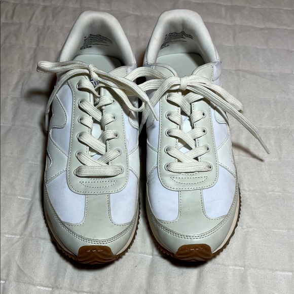 Women’s Mercedes Universal Thread Off-White Sneakers - Picture 1 of 7